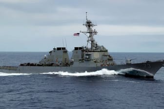 Ein chinesisches Schiff soll sich dem amerikanischen Lenkwaffenzerstörer "USS Decatur" bis auf 40 Meter genähert haben.