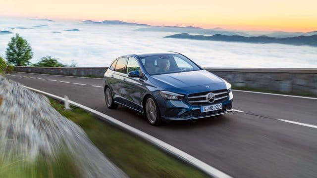Die neue B-Klasse von Mercedes soll ab Dezember bestellt werden können und ab Februar bei den Händlern stehen. Die neue B-Klasse von Mercedes soll ab Dezember bestellt werden können und ab Februar bei den Händlern stehen.
