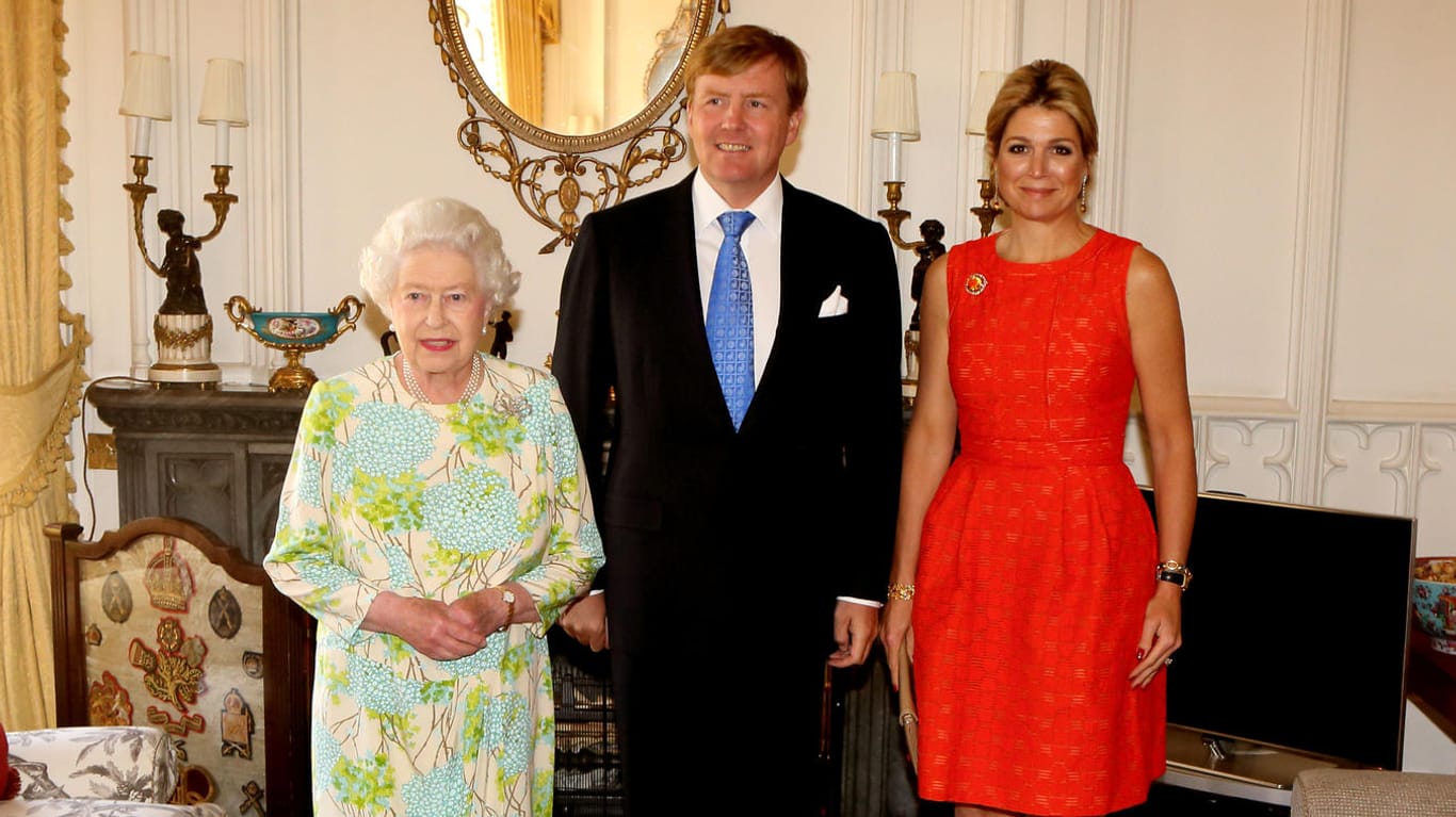 Queen Elizabeth II., König Willem-Alexander und Königin Máxima: Hier bei einem Englandbesuch des niederländischen Königspaares im Jahr 2013.