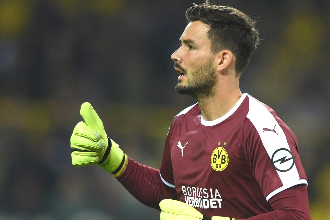 Roman Bürki: Der BVB-Torwart saß beim Bombenanschlag im Bus, hat das Attentat aber mittlerweile abgehakt.