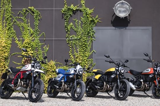 Jetzt serienmäßig mit Schräglagen-ABS: die 800er Scrambler-Familie von Ducati.