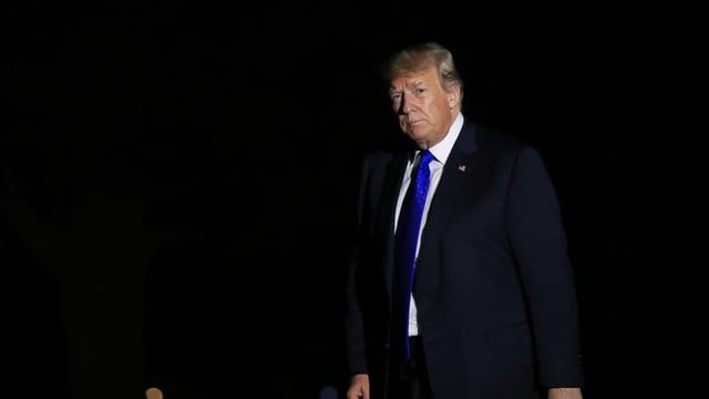 Donald Trump am Samstag vor dem Weißen Haus.