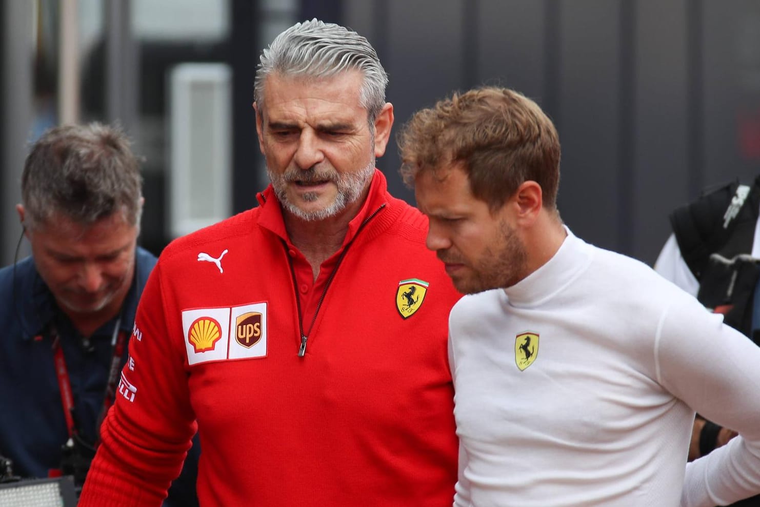 Der Chef und sein Star: Ferrari-Teamchef Maurizio Arrivabene (l.) neben Sebastian Vettel.