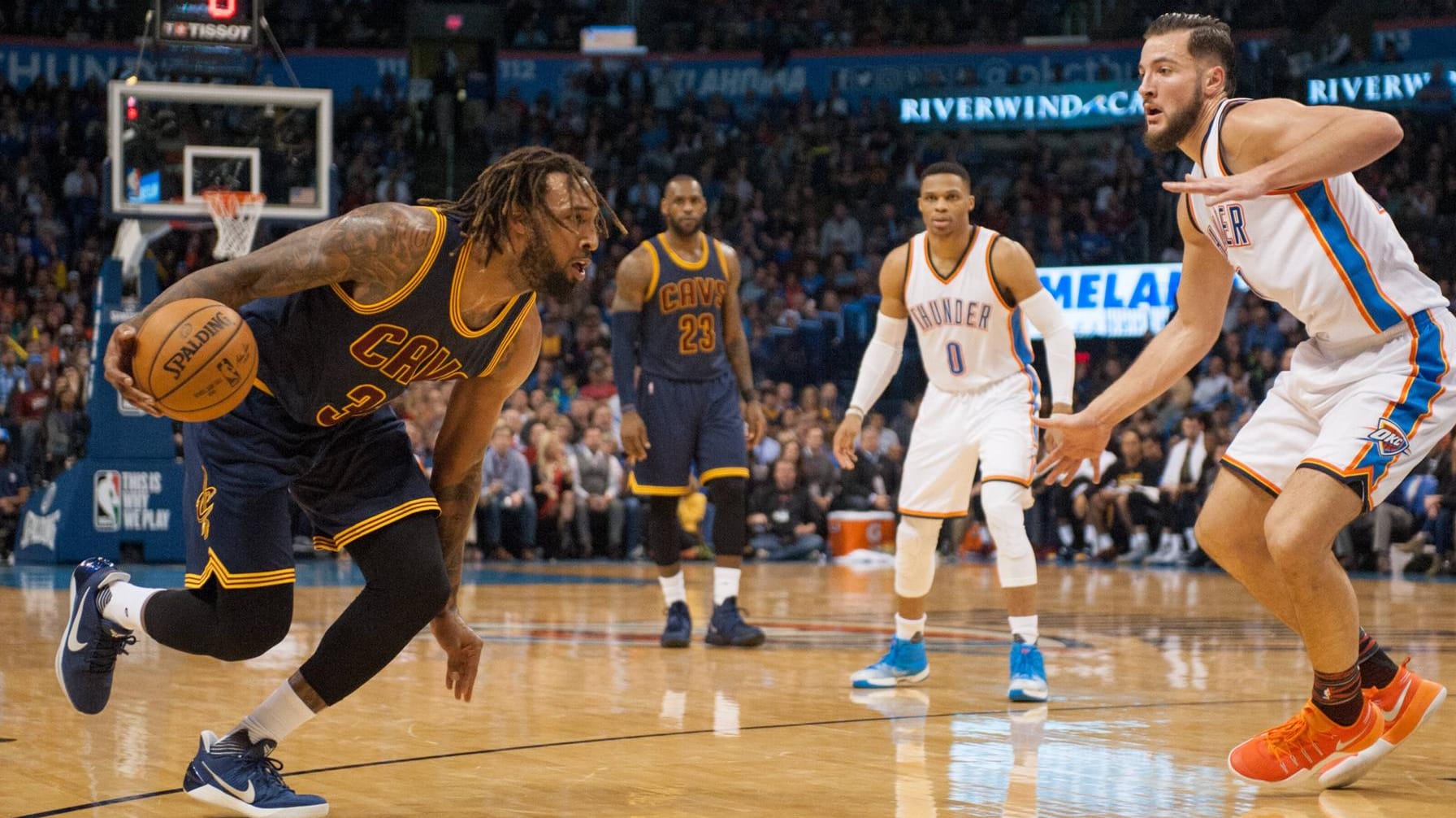 Ein NBA-Star für die BBL: Derrick Williams (l., im Trikot der Cleveland Cavaliers) wechselt nun endgültig zum FC Bayern München.