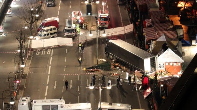 Im Dezember 2016 richtete der Attentäter Anis Amri auf dem Weihnachtsmarkt am Berliner Breitscheidplatz ein Blutbad an. Im Dezember 2016 richtete der Attentäter Anis Amri auf dem Weihnachtsmarkt am Berliner Breitscheidplatz ein Blutbad an.
