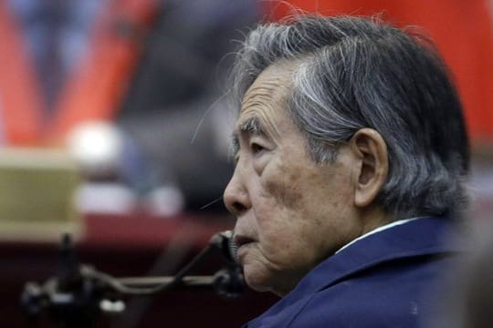 Perus ehemaliger Präsident Alberto Fujimori muss nach einem Urteil des Obersten Gerichtshofs Perus wieder ins Gefängnis.