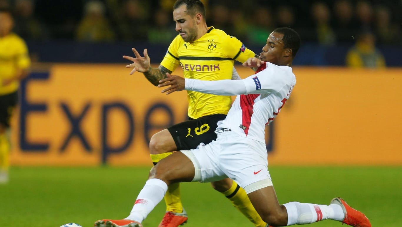Starke Vorstellung: Dortmunds Alcacer (li.) im Angriff gegen Monaco.