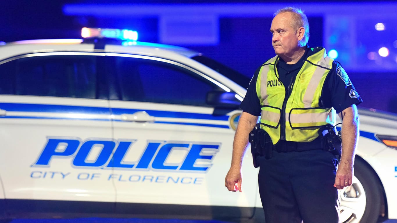 Ein Polizist im US-Staat South Carolina: In der Stadt Florence hat ein Mann einen Polizisten erschossen.