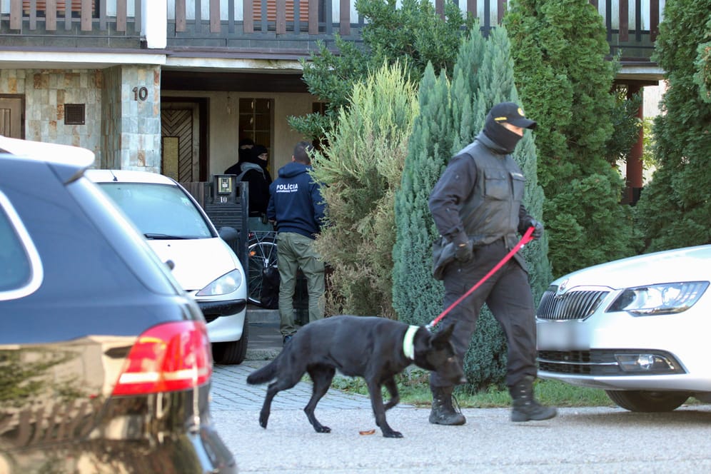 Polizeieinsatz in Kolarovo (Slowakei): Mehrere mutmaßliche Beteiligte an der Ermordung von Jan Kuciak sitzen in Haft.