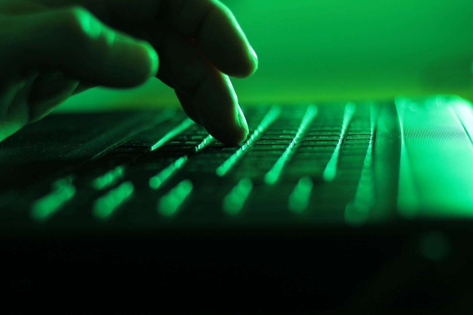 Hacker-Symbolbild: Die britische Regierung ist nicht die einzige, die Moskau Angriffe über das Internet vorwirft.