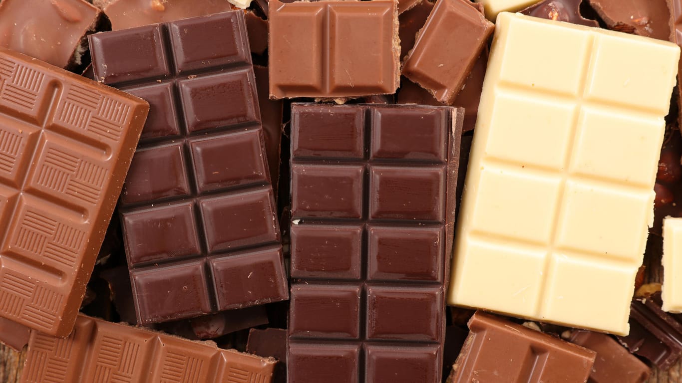 Schokolade: Wie viel Prozent fairer Kakao in der Schokolade steckt, erfahren Verbraucher nicht. Stichproben haben in der Vergangenheit gezeigt, dass der Anteil zwischen 20 und 100 Prozent schwanken kann.