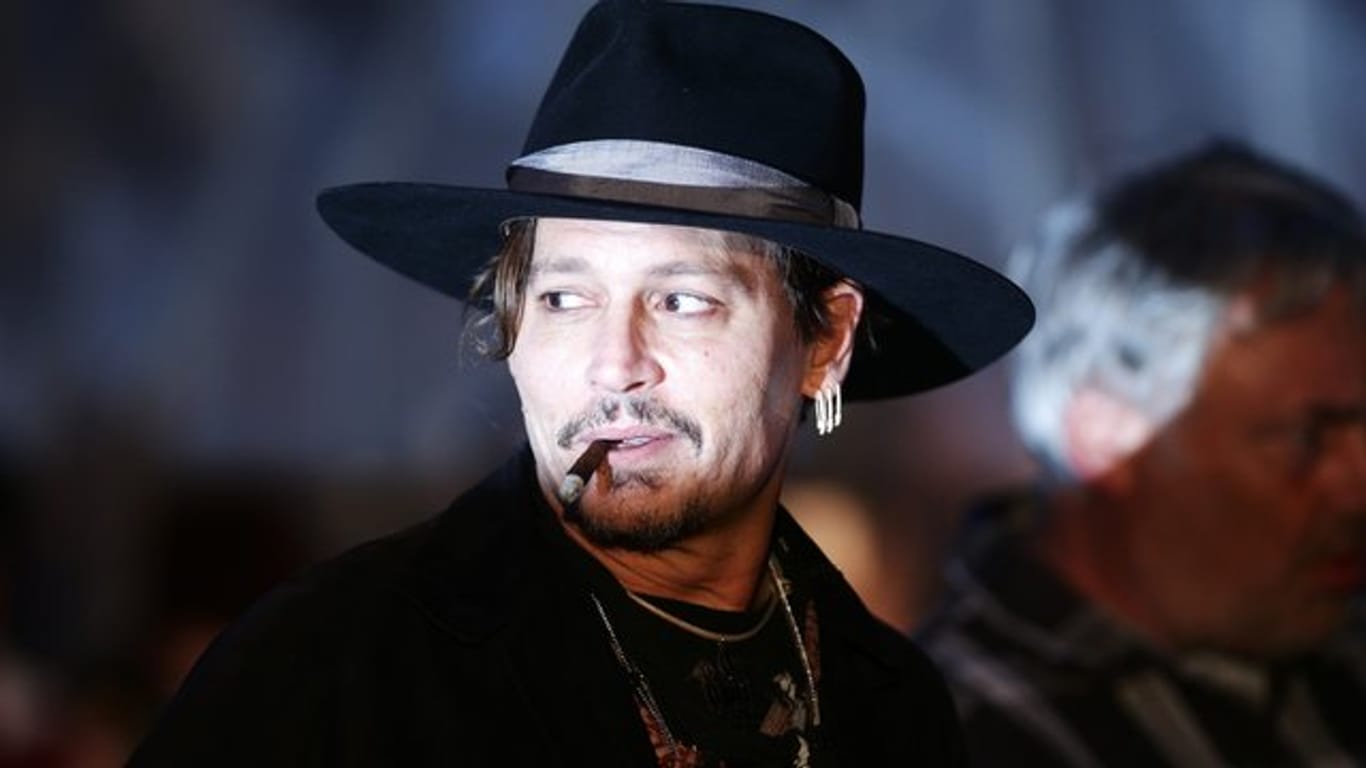 Der Schauspieler Johnny Depp weist erneut Gewaltvorwürfe gegen seine Person zurück.