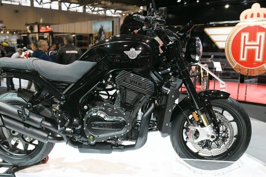 Alle guten Dinge sind drei: Horex erweitert mit der sportlichen VR6 Raw sein Angebot.