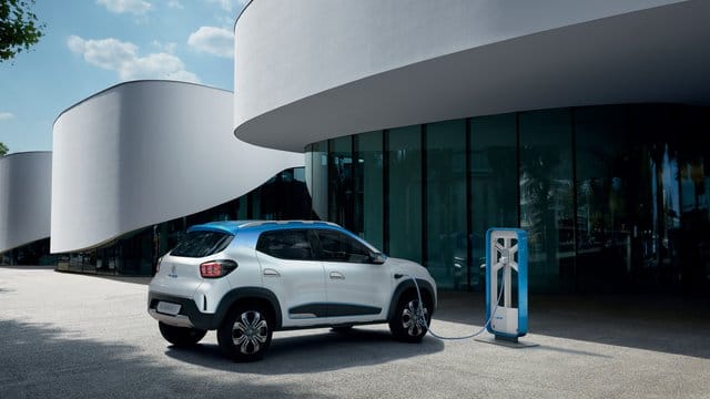 Stromer mit rund 250 Kilometern Reichweite: Renault zeigt in Paris den K-ZE - die Elektrostudie soll 2019 zunächst in China auf den Markt kommen. Stromer mit rund 250 Kilometern Reichweite: Renault zeigt in Paris den K-ZE - die Elektrostudie soll 2019 zunächst in China auf den Markt kommen.