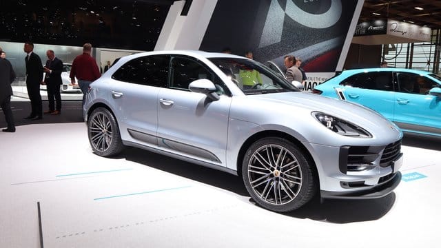245 PS und 225 km/h Spitzentempo: Porsche zeigt den überarbeiteten Macan auf dem Pariser Autosalon. 245 PS und 225 km/h Spitzentempo: Porsche zeigt den überarbeiteten Macan auf dem Pariser Autosalon.
