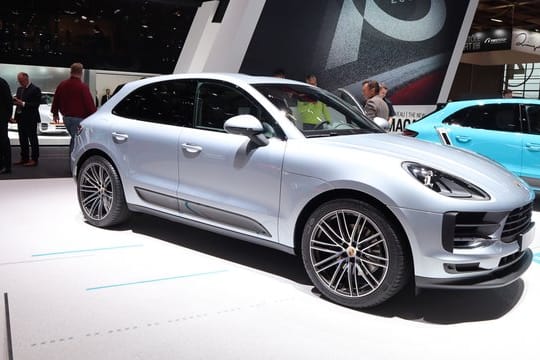 245 PS und 225 km/h Spitzentempo: Porsche zeigt den überarbeiteten Macan auf dem Pariser Autosalon.