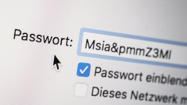 So merkt man sich ein sicheres Passwort: Aus "Morgens stehe ich auf und putze mir meine Zähne drei Minuten lang" wird etwa "Msia&pmmZ3Ml". So merkt man sich ein sicheres Passwort: Aus "Morgens stehe ich auf und putze mir meine Zähne drei Minuten lang" wird etwa "Msia&pmmZ3Ml".