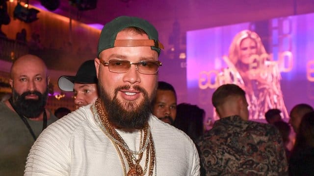 Der Rapper Kollegah sieht die Welt anders, seit er die KZ-Gedenkstätte Auschwitz besucht hat. Der Rapper Kollegah sieht die Welt anders, seit er die KZ-Gedenkstätte Auschwitz besucht hat.