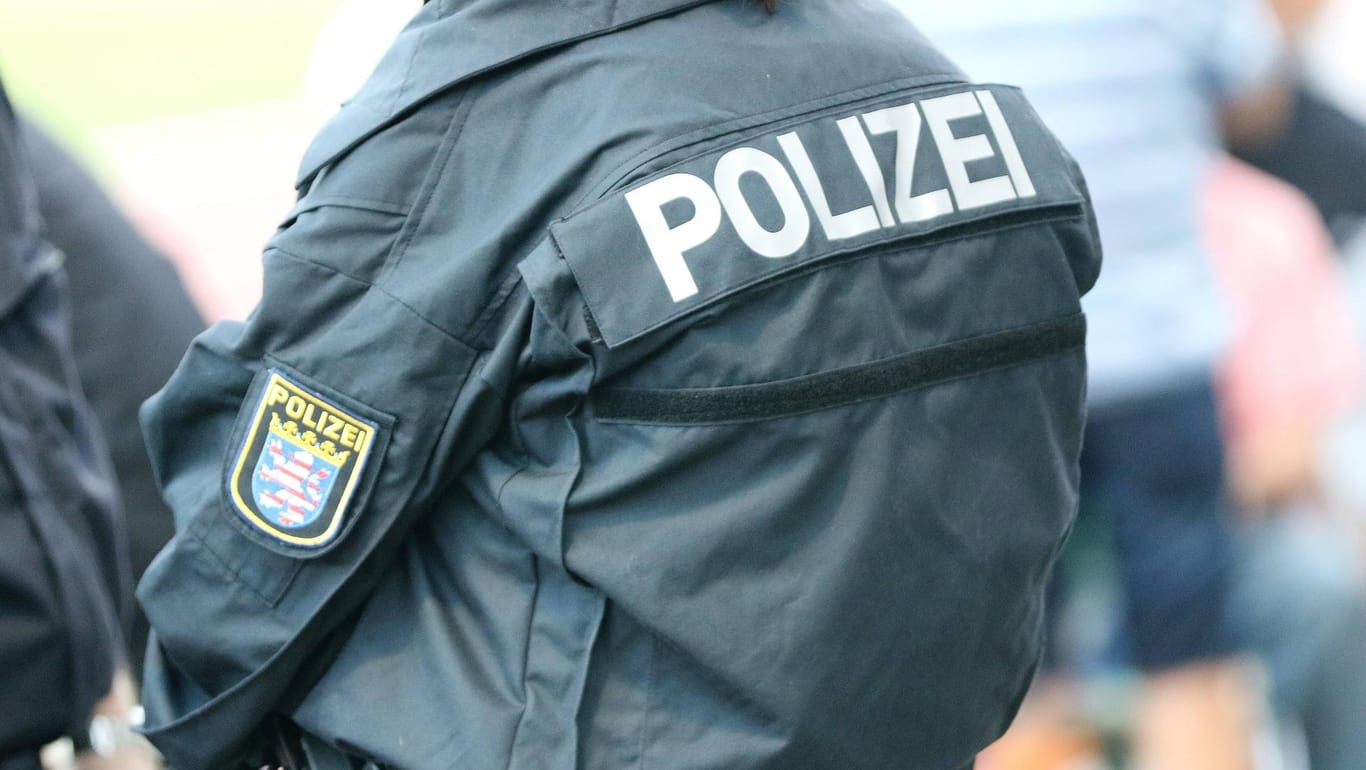 Die Polizei musste in Frankfurt gegen Problem-Fans der Eintracht vorgehen (Symbolbild).