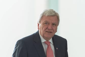 Volker Bouffier: Hessens Ministerpräsident ist in einer Umfrage vor der Landtagswahl der Zweitbeliebteste unter den Spitzenkandidaten.