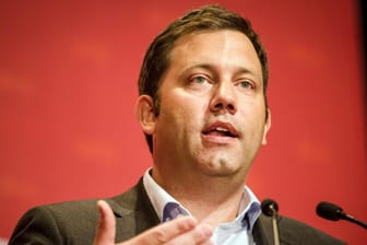 Lars Klingbeil: Der SPD-Generalsekretär fordert die CDU zu einem Abgrenzungsbeschluss von der AfD auf.