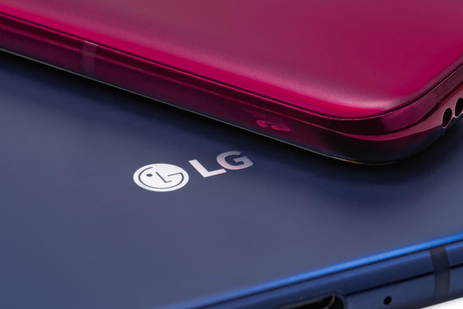 LG präsentiert ein neues Smartphone: Nur 7,7 Millimeter dick ist das LG V40 Thinq.