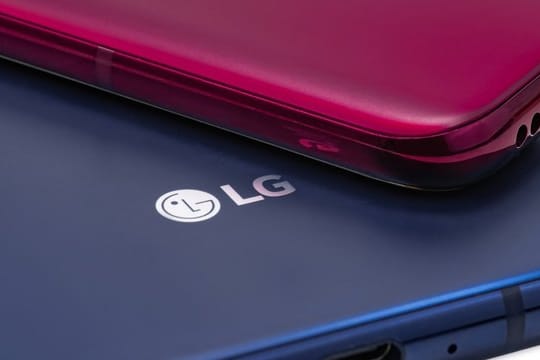 Nur 7,7 Millimeter dick ist das LG V40 Thinq.