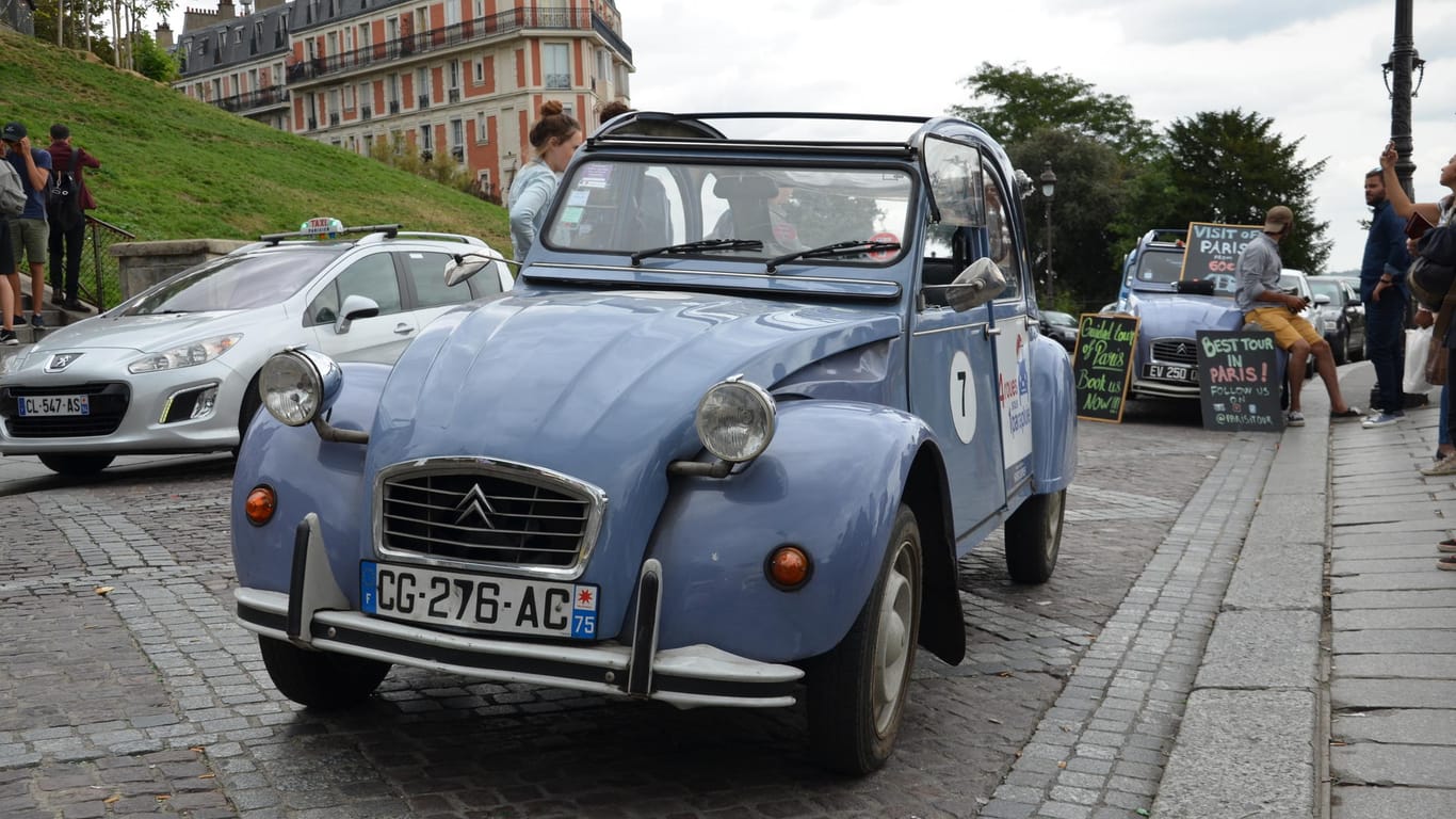 Ein Citroën 2CV: Vor 70 Jahren, am 7. Oktober 1948, hatte Citroën den Kultwagen auf dem Pariser Autosalon vorgestellt.