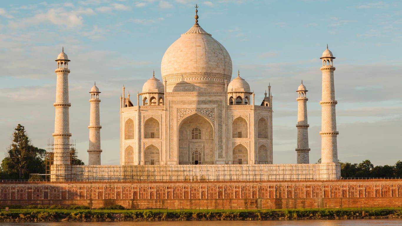 Taj Mahal: Von außen darf das berühmte Mausoleum in Indien fotografiert werden – innen sind Fotos nicht gestattet.