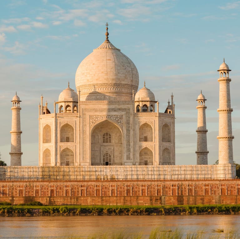 Taj Mahal: Von außen darf das berühmte Mausoleum in Indien fotografiert werden – innen sind Fotos nicht gestattet.