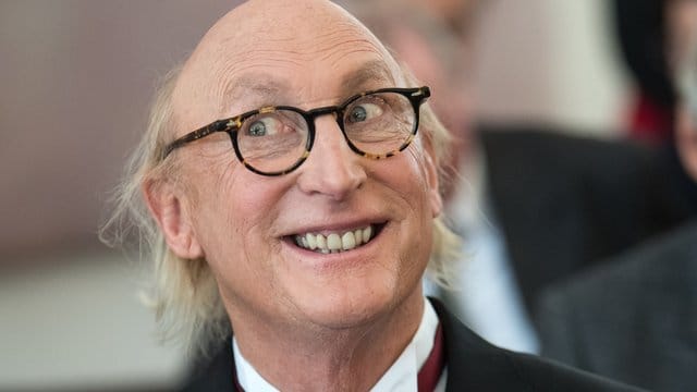 Otto Waalkes plaudert aus dem Nähkästchen.