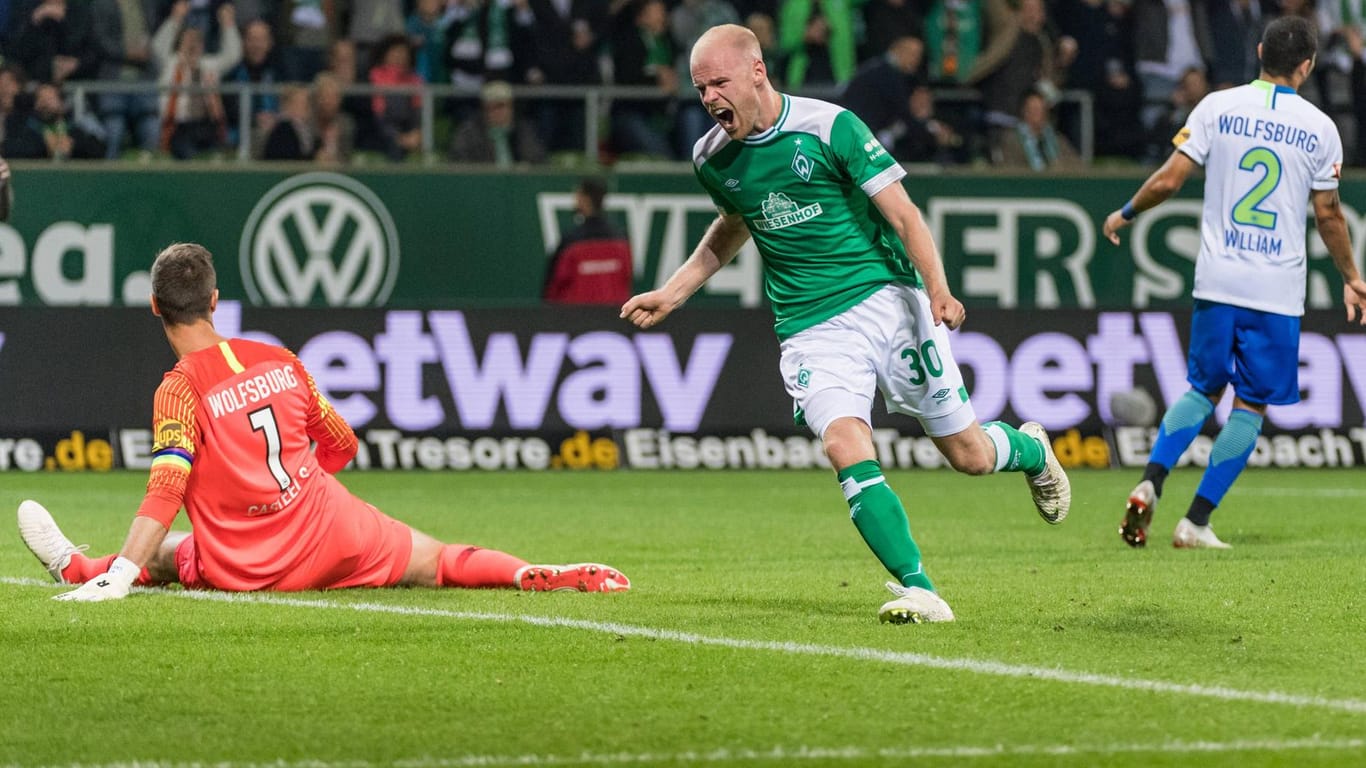 Klaassen (r.) jubelt gegen den VfL Wolfsburg.