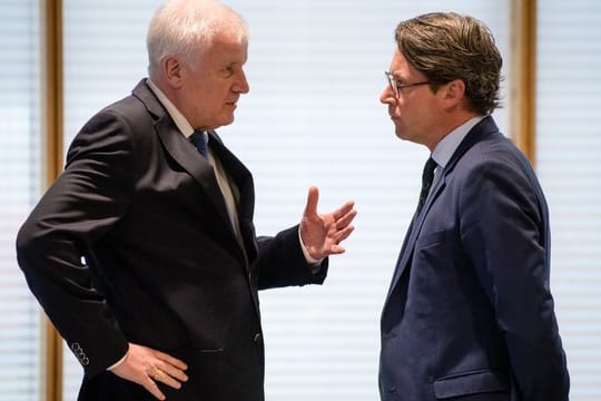 Innenminister Horst Seehofer und sein Parteikollege Verkehrsminister Andreas Scheuer in der CSU-Parteizentrale in München.