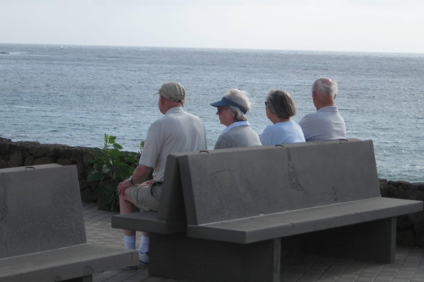 Rentner am Meer: Vergangenes Jahr gingen 1,75 Millionen Rentenzahlungen ins Ausland. Rentner am Meer: Vergangenes Jahr gingen 1,75 Millionen Rentenzahlungen ins Ausland.