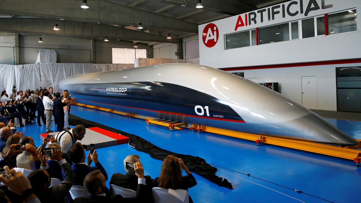 Hyperloop-Präsentation: Die erste Hyperloop-Transportkapsel "Quintero One" ist fertiggestellt worden.