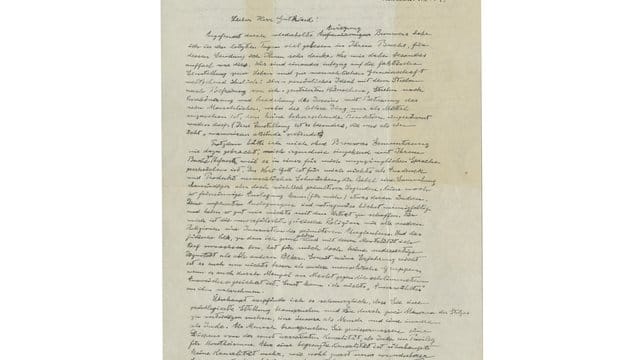 Undatierte Aufnahme zeigt einen handgeschriebenen Brief des deutsch-amerikanischen Physikers Albert Einstein (1879-1955) an den Philosophen Eric Gutkind. Undatierte Aufnahme zeigt einen handgeschriebenen Brief des deutsch-amerikanischen Physikers Albert Einstein (1879-1955) an den Philosophen Eric Gutkind.