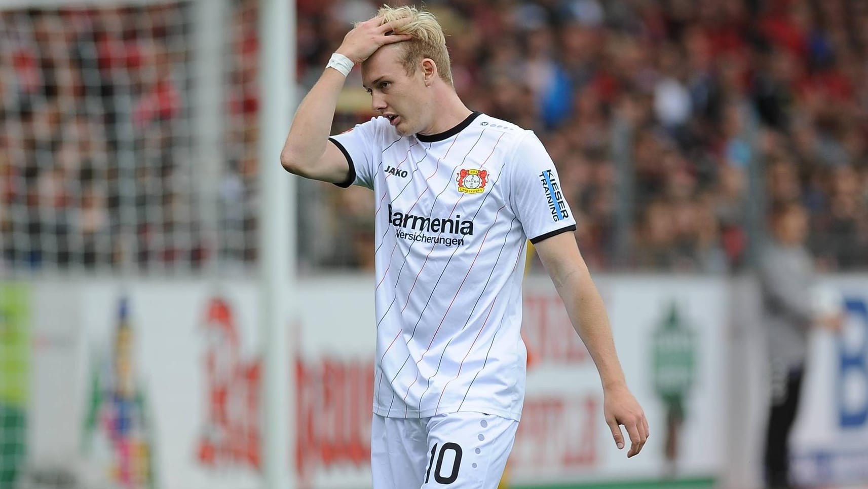 Enttäuscht: Bayer-Angreifer Julian Brandt.