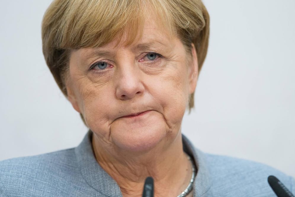 Angela Merkel: Gerade erst hat die Kanzlerin den Unionsstreit hinter sich gebracht, da drohen ihr erneut Chaoswochen.