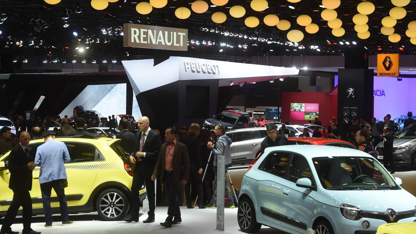 Renault-Stand beim Pariser Autosalon: Der Autohersteller arbeitet an einem günstigen Elektroauto.