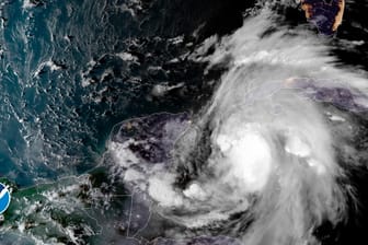 Satelitenaufnahme der US-Wetterbehörde NCAA: Tropensturm "Michael" ist auf dem Weg in Richtung Florida.