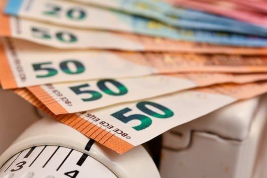 Angaben der Preisportale lassen erkennen: Heizöl und Gas werden in diesem Winter teurer. Angaben der Preisportale lassen erkennen: Heizöl und Gas werden in diesem Winter teurer.