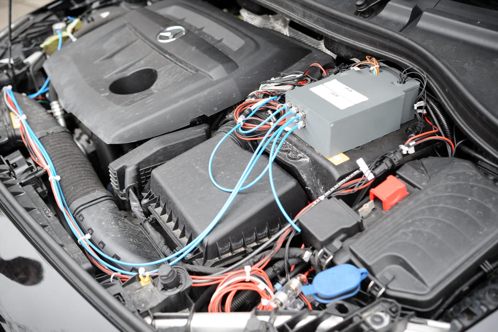 Nachrüstung eines Testfahrzeugs: Experten warnen, dass die Entwicklung von Diesel-Nachrüstsystemen noch länger dauern wird.