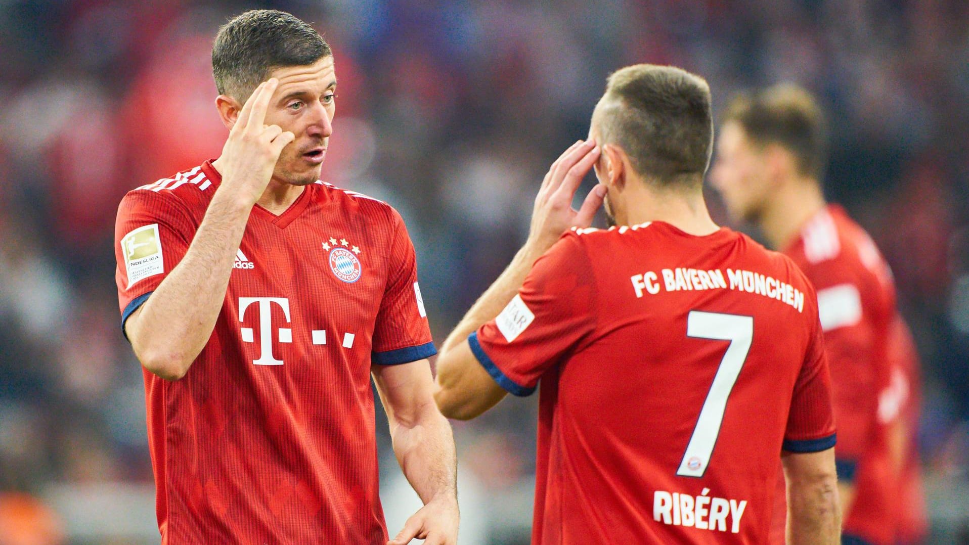 Die Flanken von Franck Ribéry (r.) finden den Kopf von Robert Lewandowski nur selten.