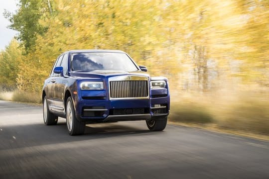 Der Cullinan von Rolls-Royce leistet 571 PS und wird mit einem Preis von rund 315.