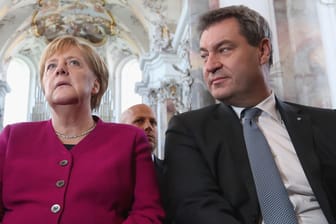 Markus Söder neben Angela Merkel in Ottobeuren: In der Auseinandersetzung mit der Kanzlerin wurde Söder immer kälter und unversöhnlicher.