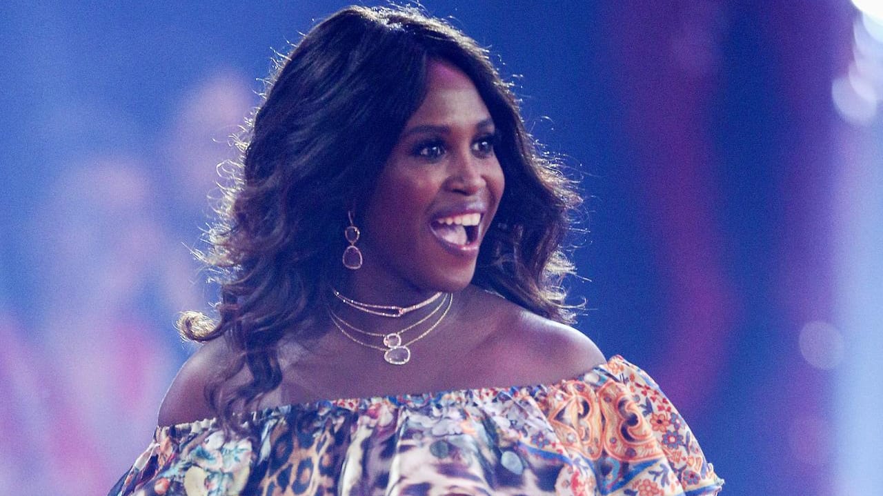 Motsi Mabuse: Sie hat eine eigene Tanzschule.