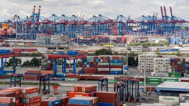 Container im Hamburger Hafen