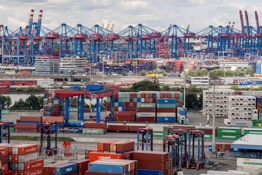 Container im Hamburger Hafen Container im Hamburger Hafen