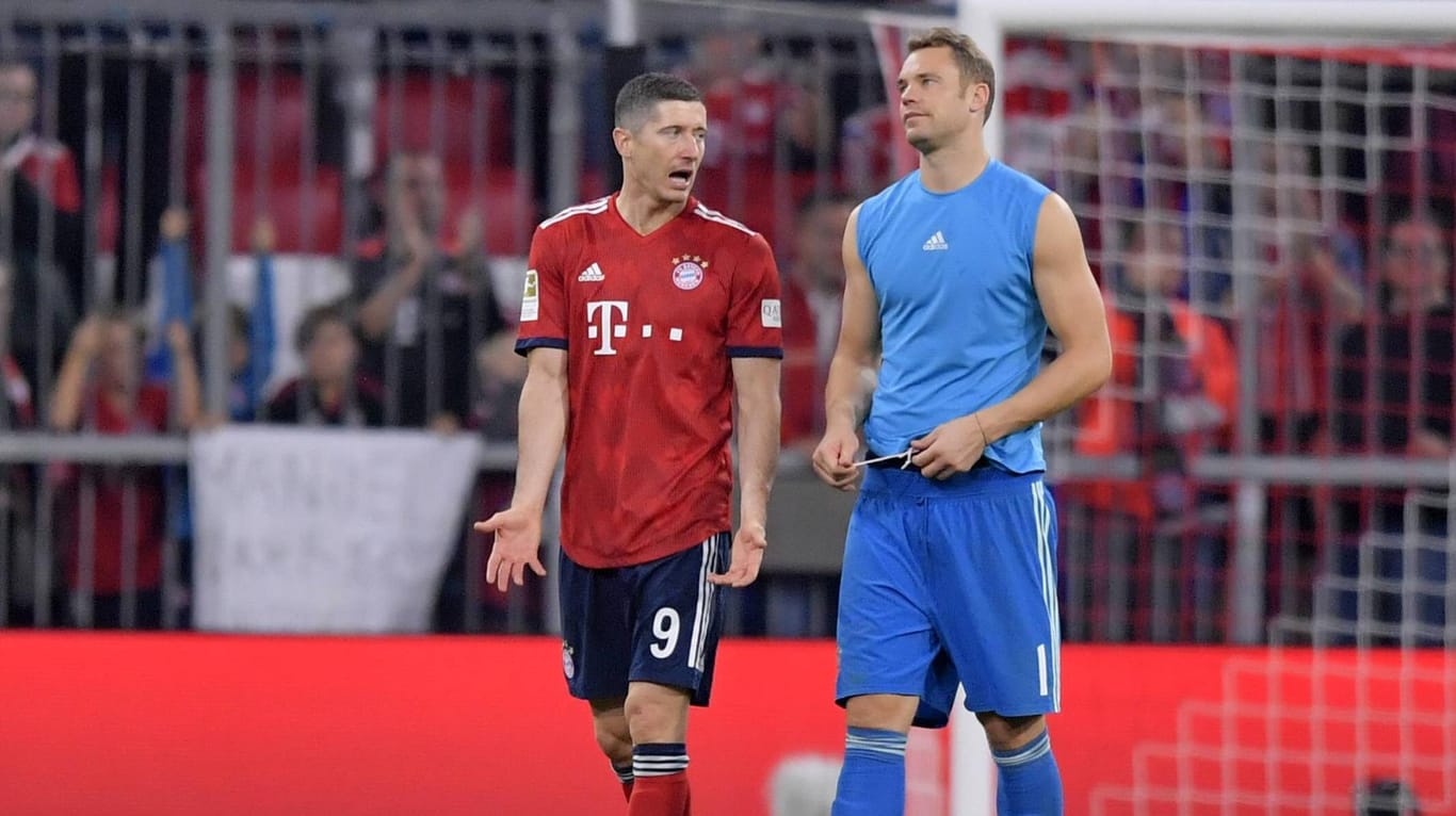 Auf Fehlersuche: Bayerns Robert Lewandowski (l.) und Manuel Neuer nach der 0:3-Niederlage gegen Borussia Mönchengladbach.
