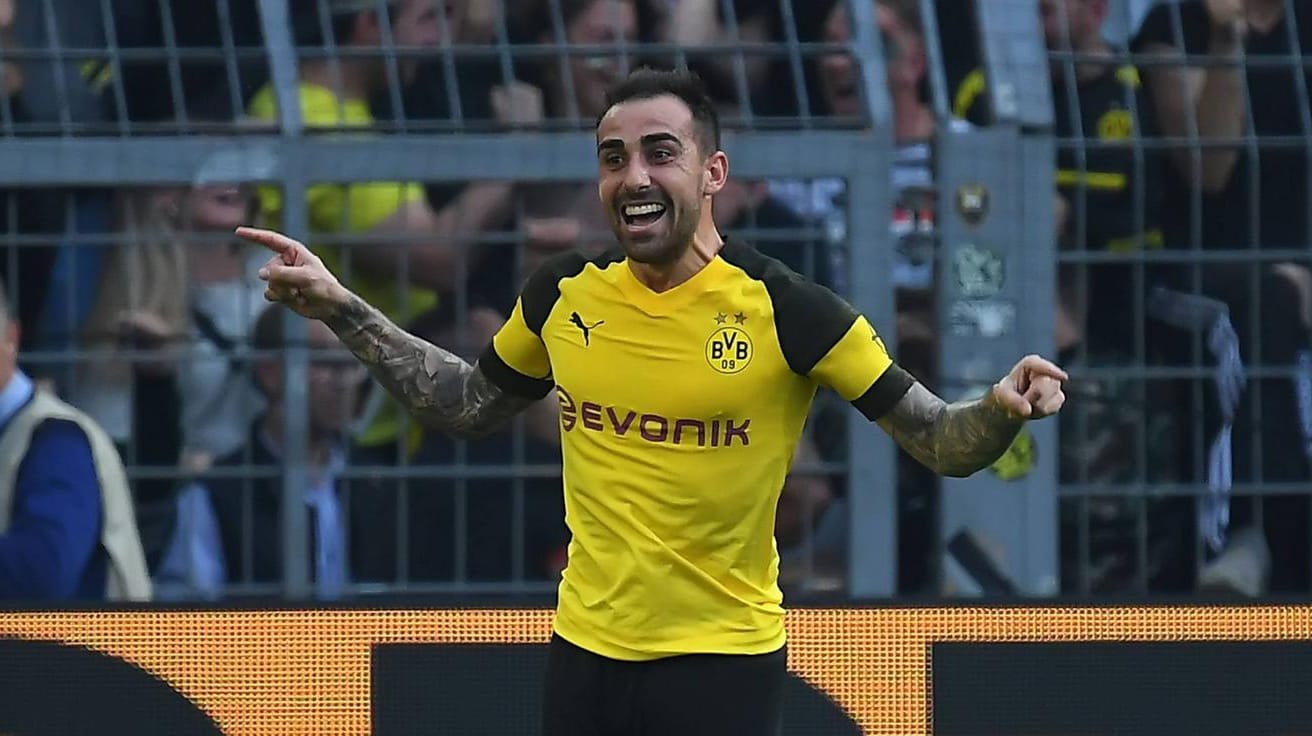 Paco Alcácer: Der BVB-Stürmer feiert einen seiner drei Treffer gegen Augsburg.